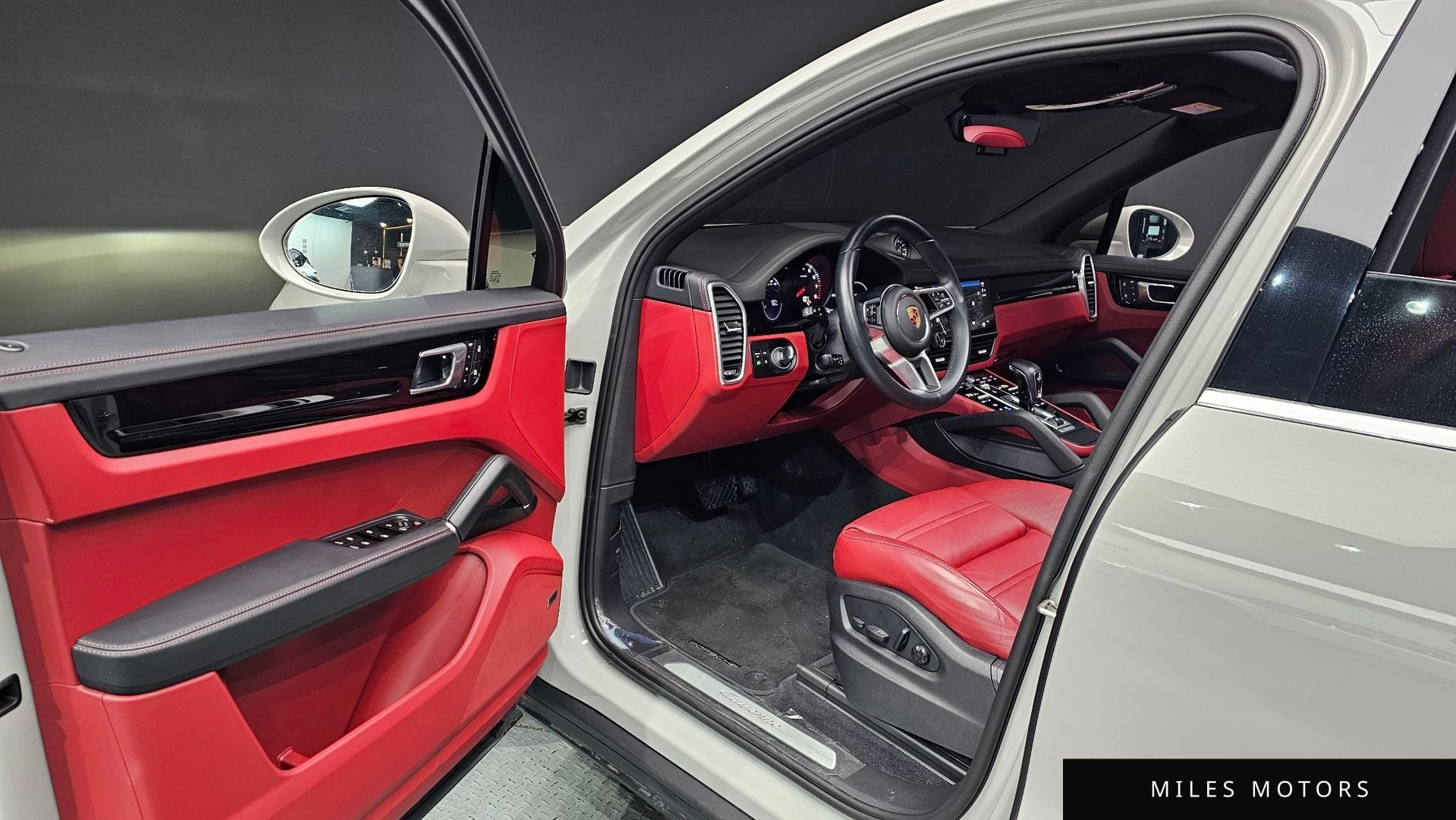 Porsche Cayenne 2023 — миниатюра 10