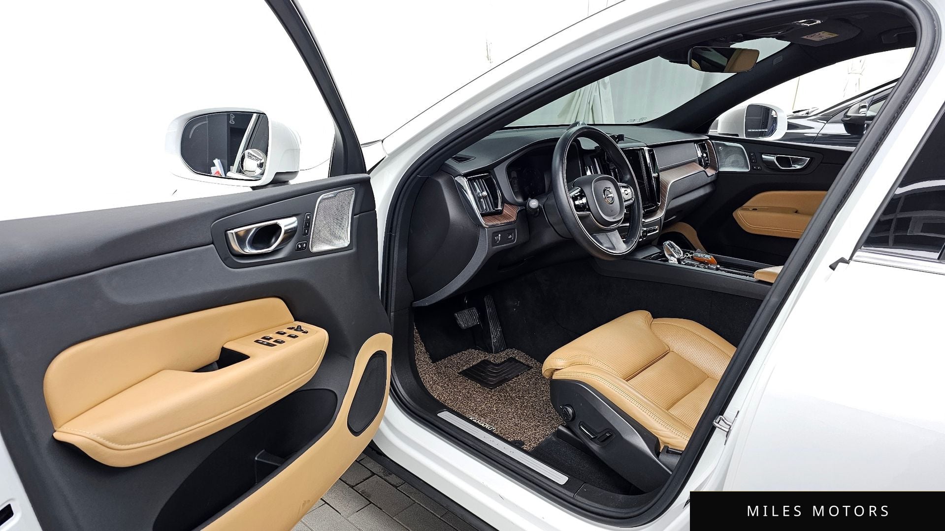 Volvo XC60 2021 — миниатюра 10