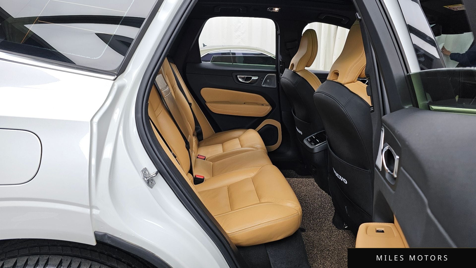 Volvo XC60 2021 — миниатюра 12