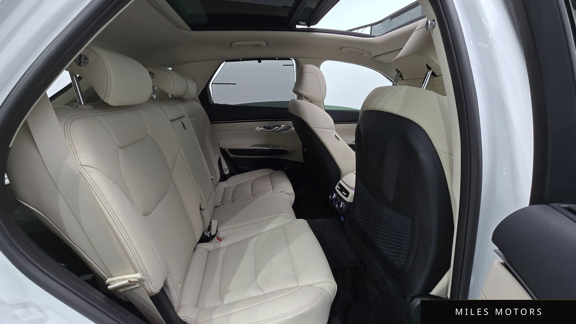 Genesis GV70 2022 — миниатюра 12