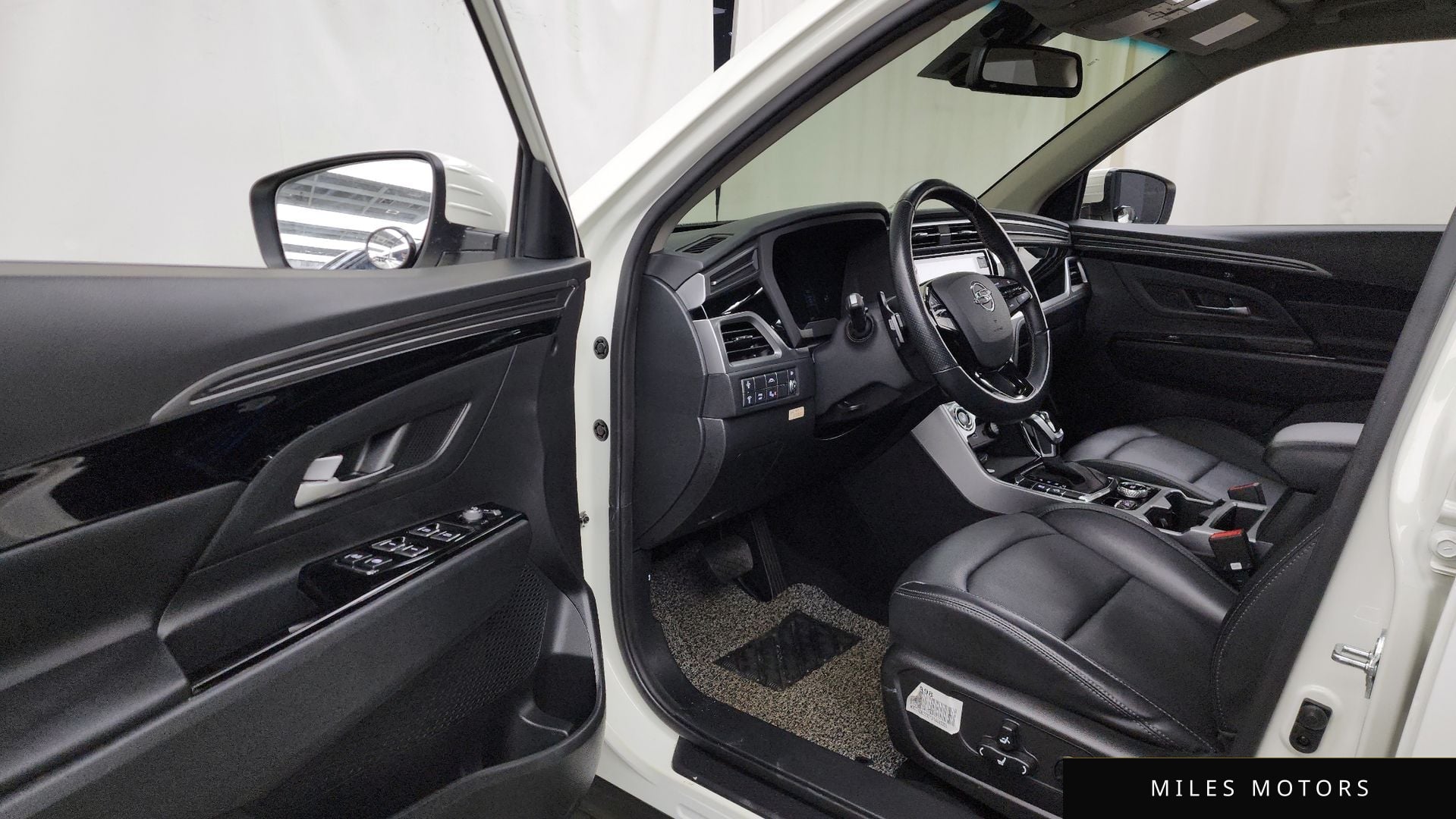 KG Mobility Beautiful Korando 2022 — миниатюра 9