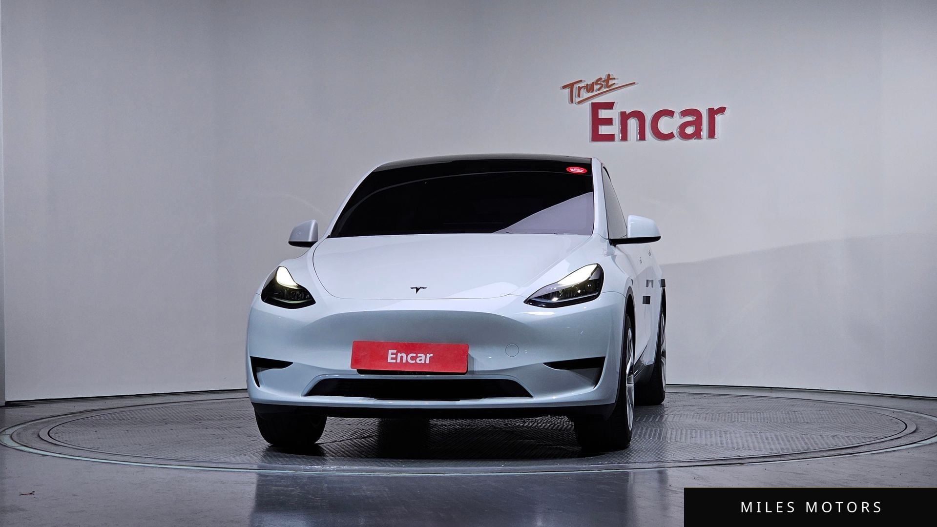 Tesla Model Y 2024 — миниатюра 3