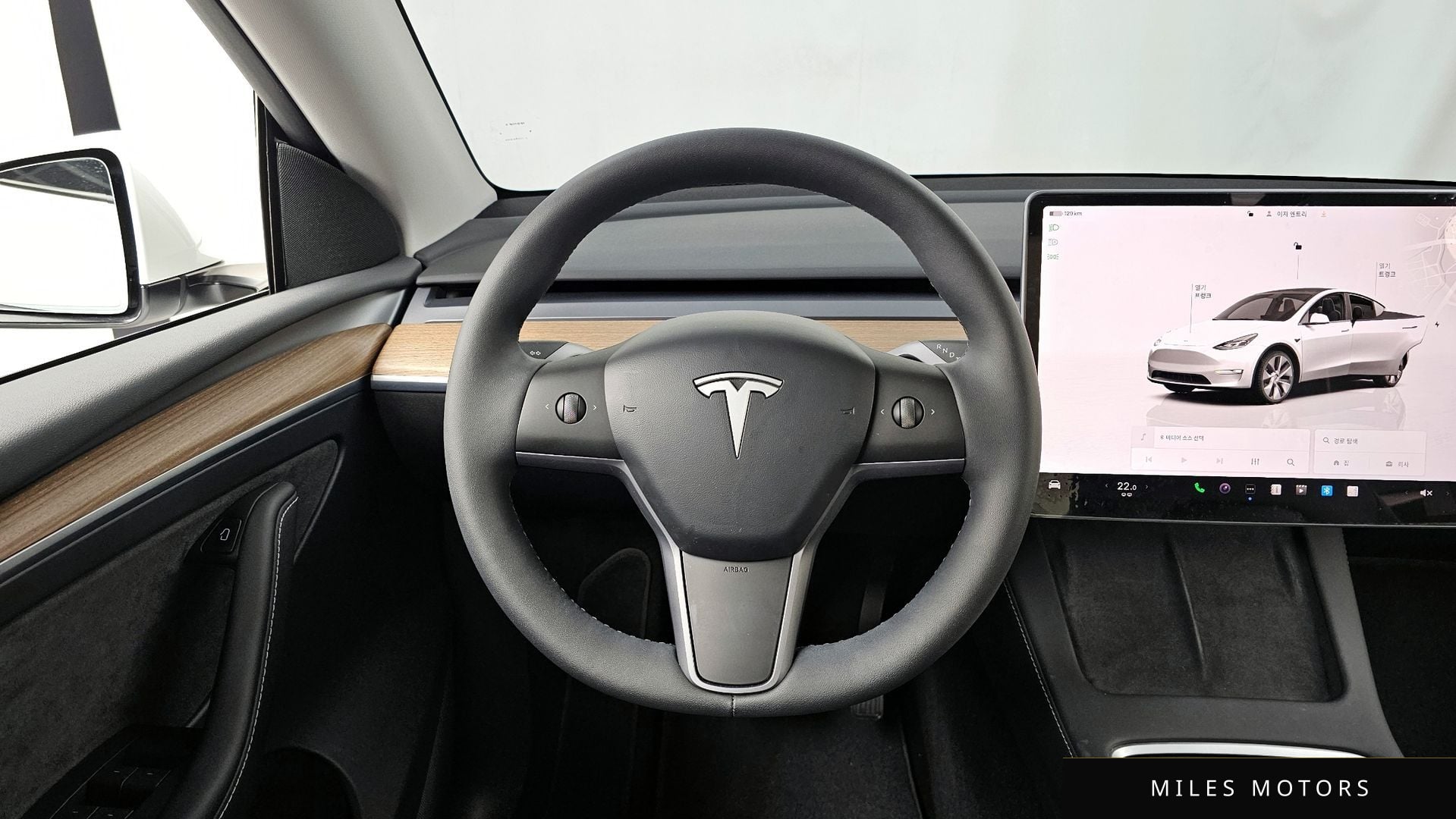 Tesla Model Y 2024 — миниатюра 13