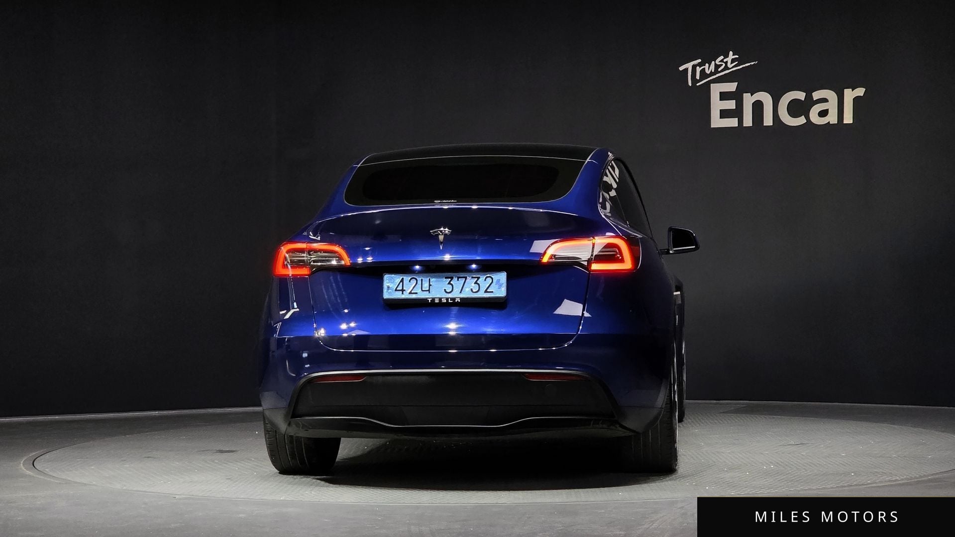 Tesla Model Y 2024 — миниатюра 4