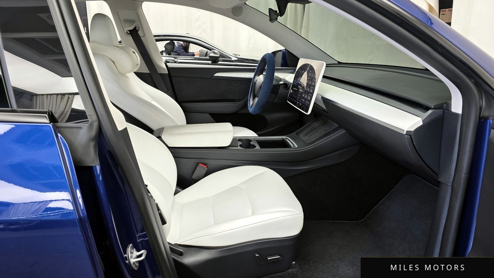 Tesla Model Y 2024 — миниатюра 11