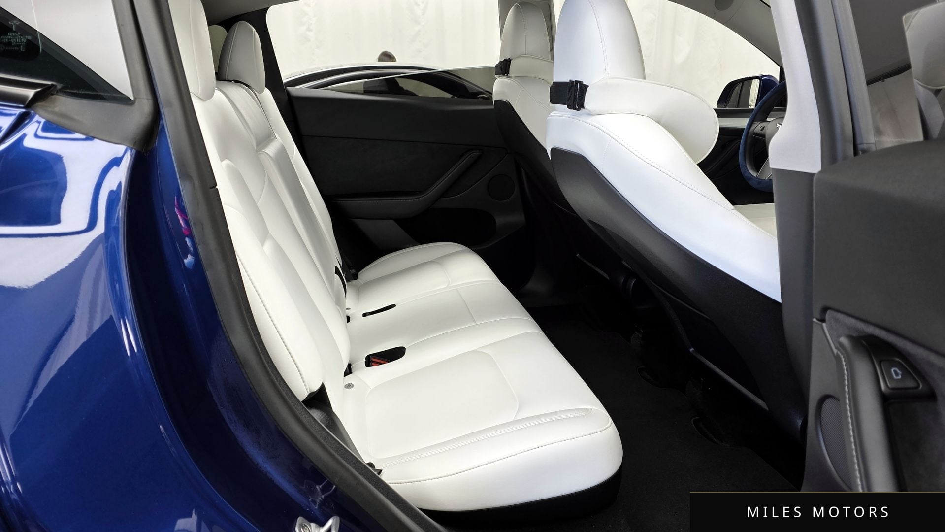 Tesla Model Y 2024 — миниатюра 12