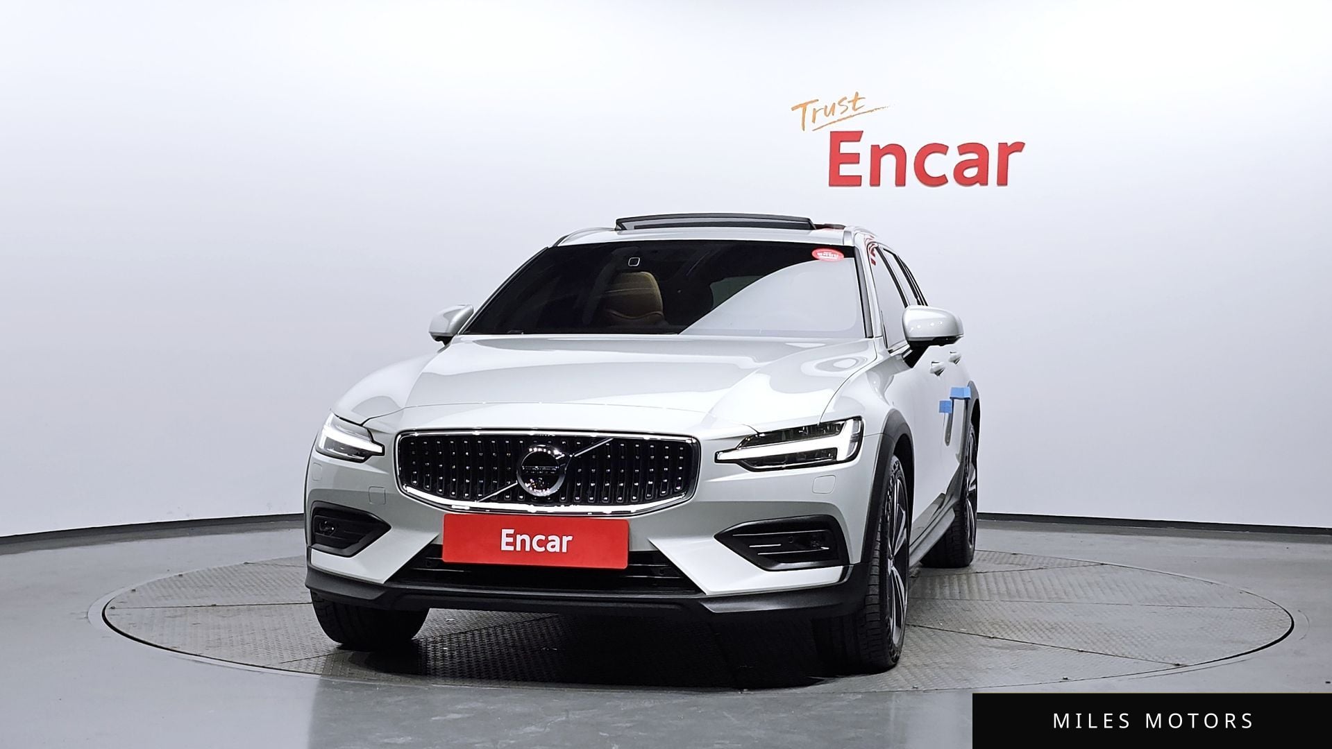 Volvo V60 2021 — миниатюра 3