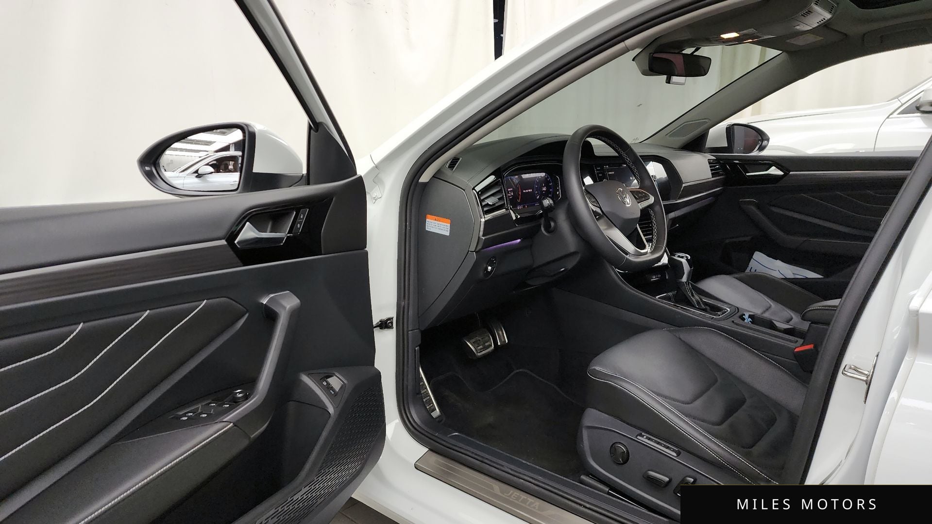 Volkswagen Jetta 2023 — миниатюра 10