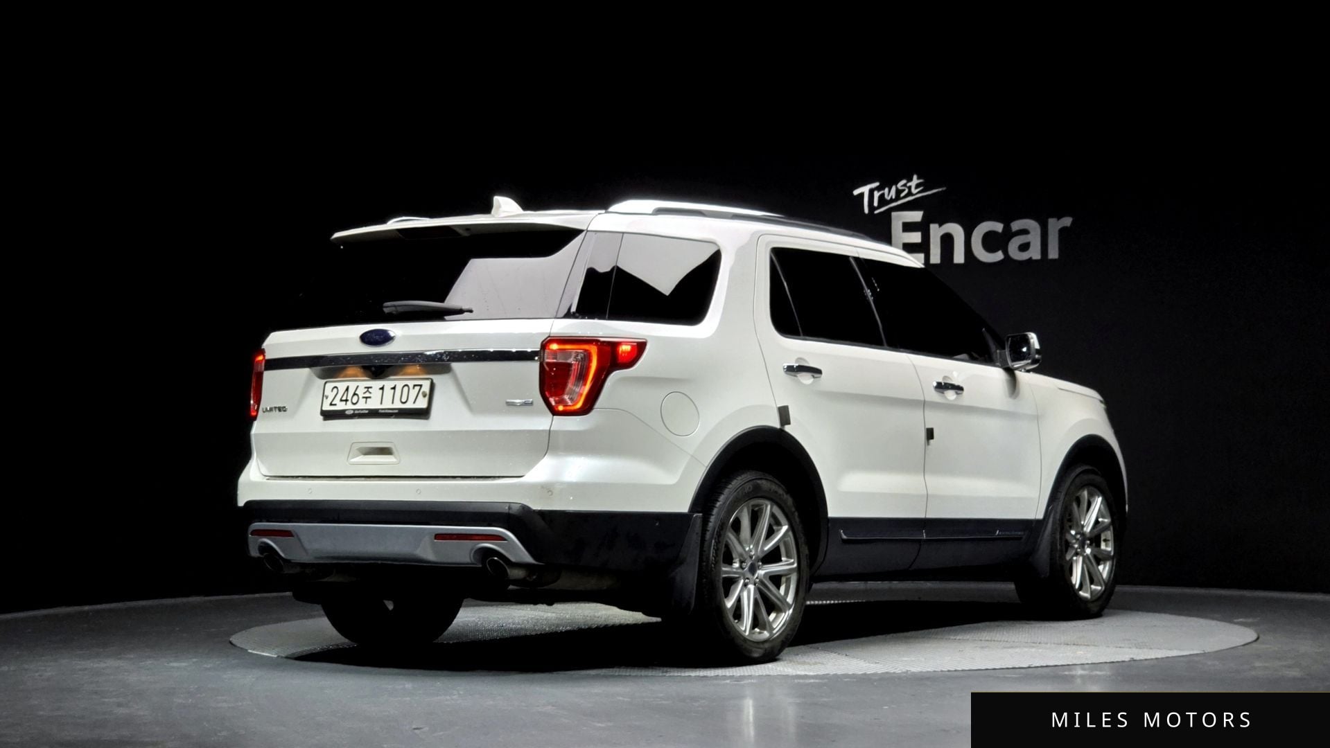 Ford Explorer 2016 — миниатюра 2