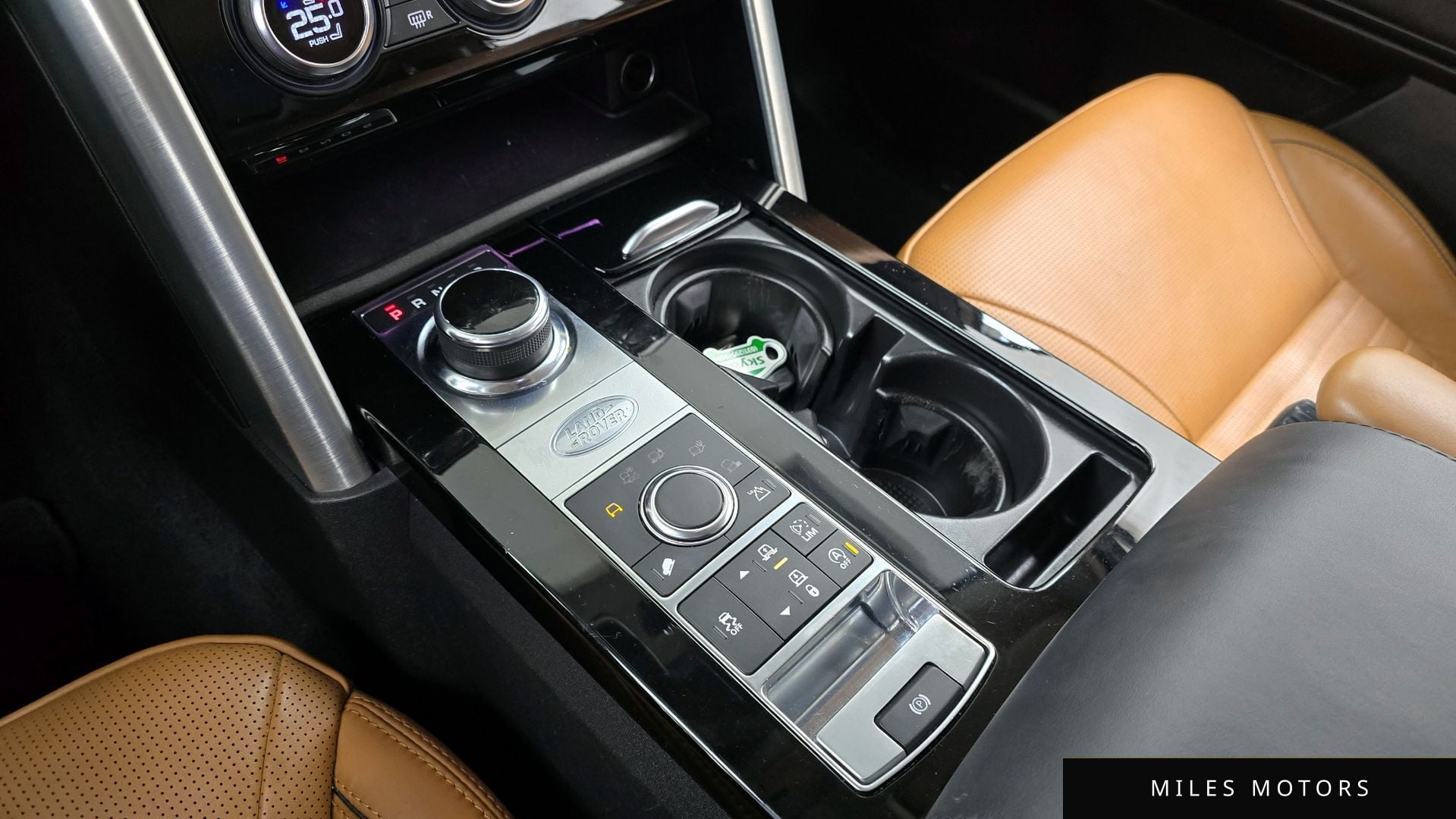 Land Rover Discovery 2017 — миниатюра 9