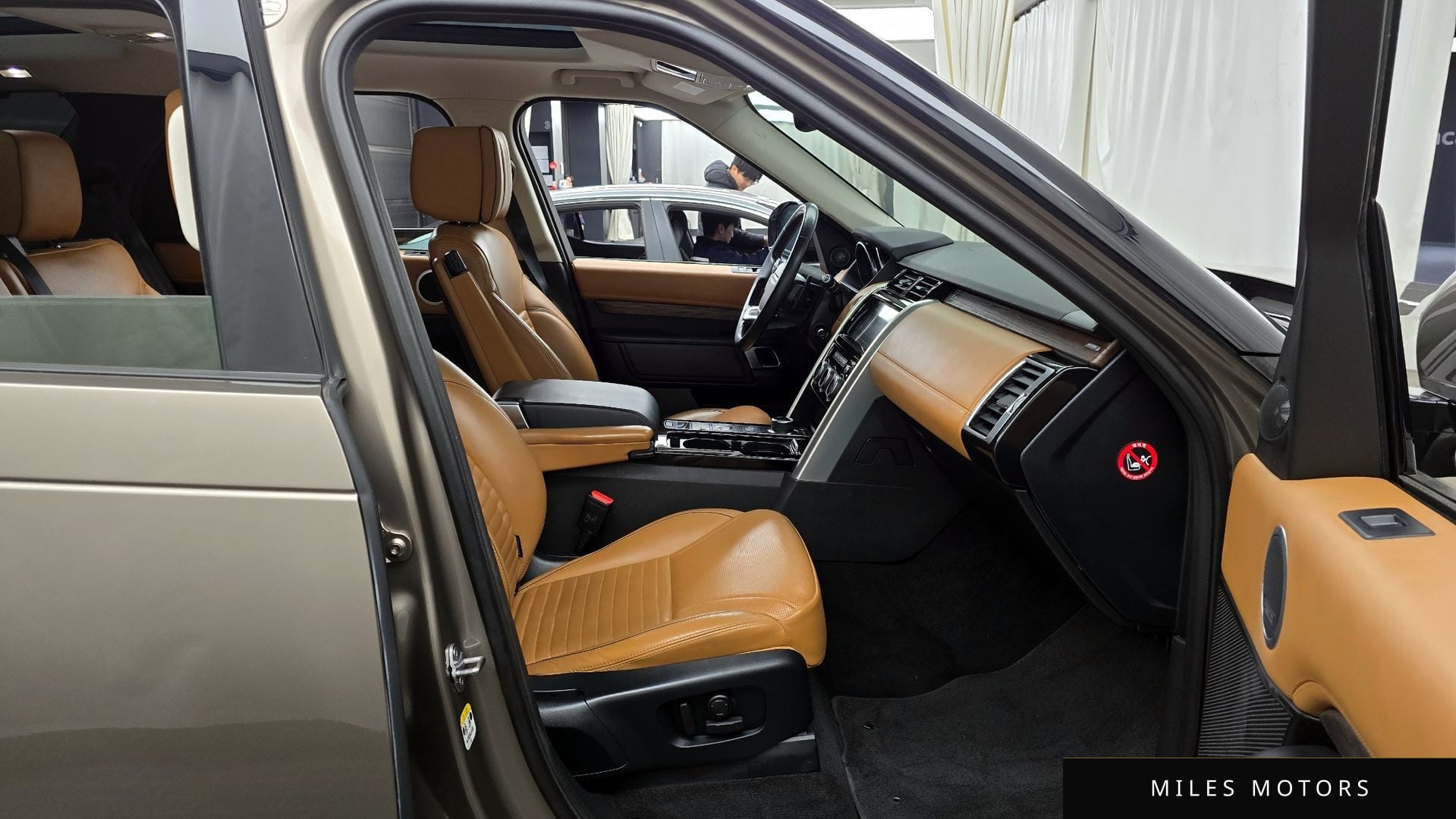 Land Rover Discovery 2017 — миниатюра 11