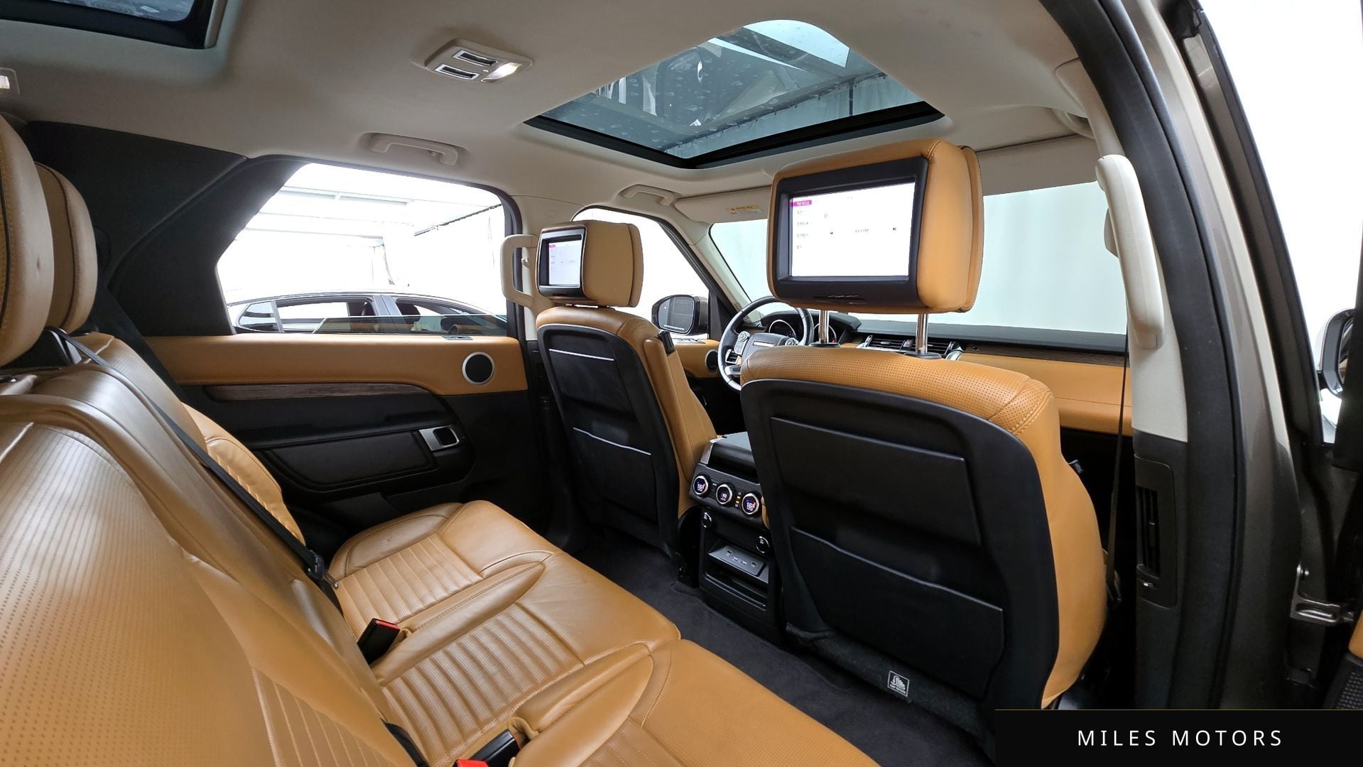 Land Rover Discovery 2017 — миниатюра 12