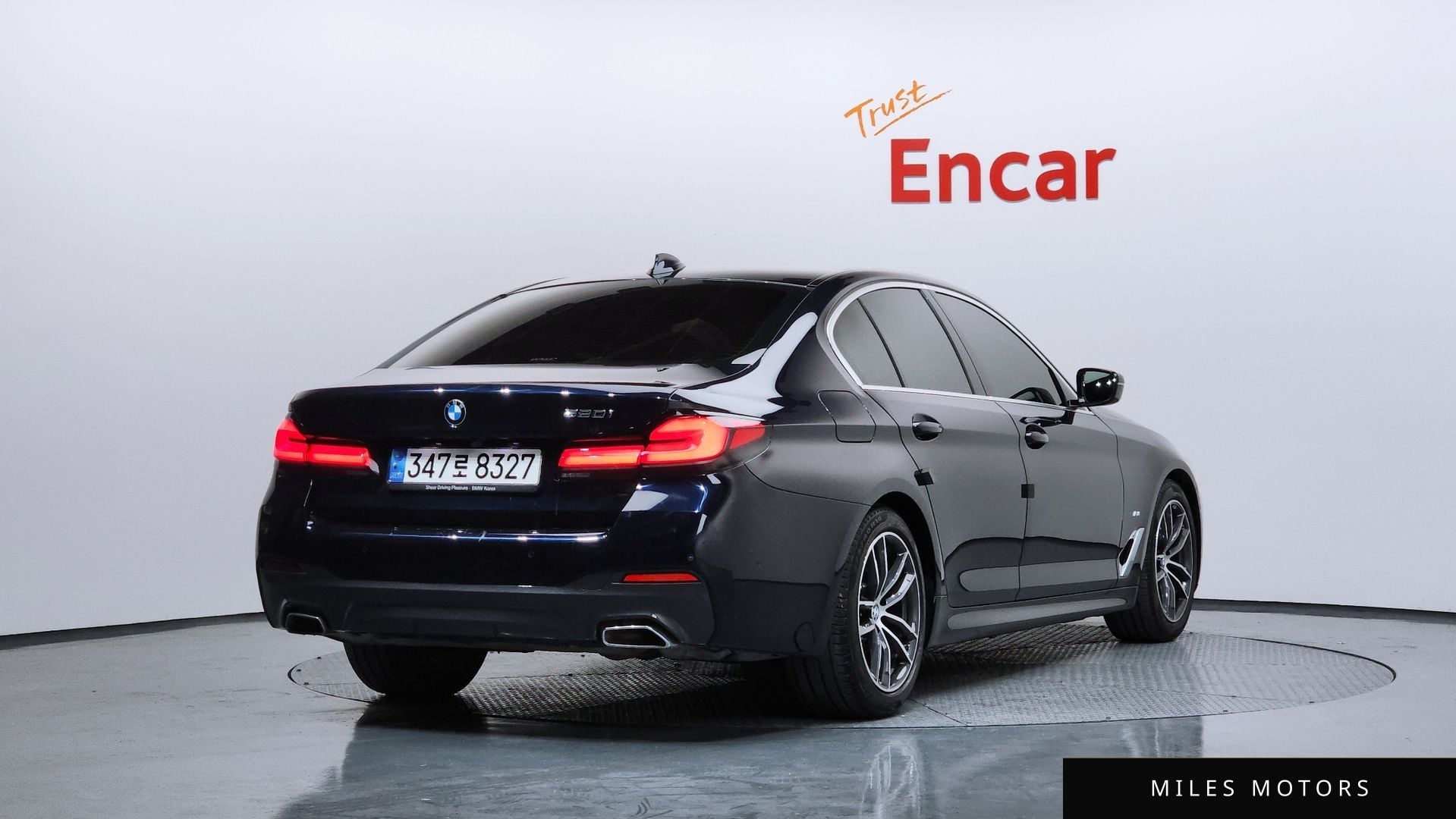 BMW 5 Series (G30) 2023 — миниатюра 2