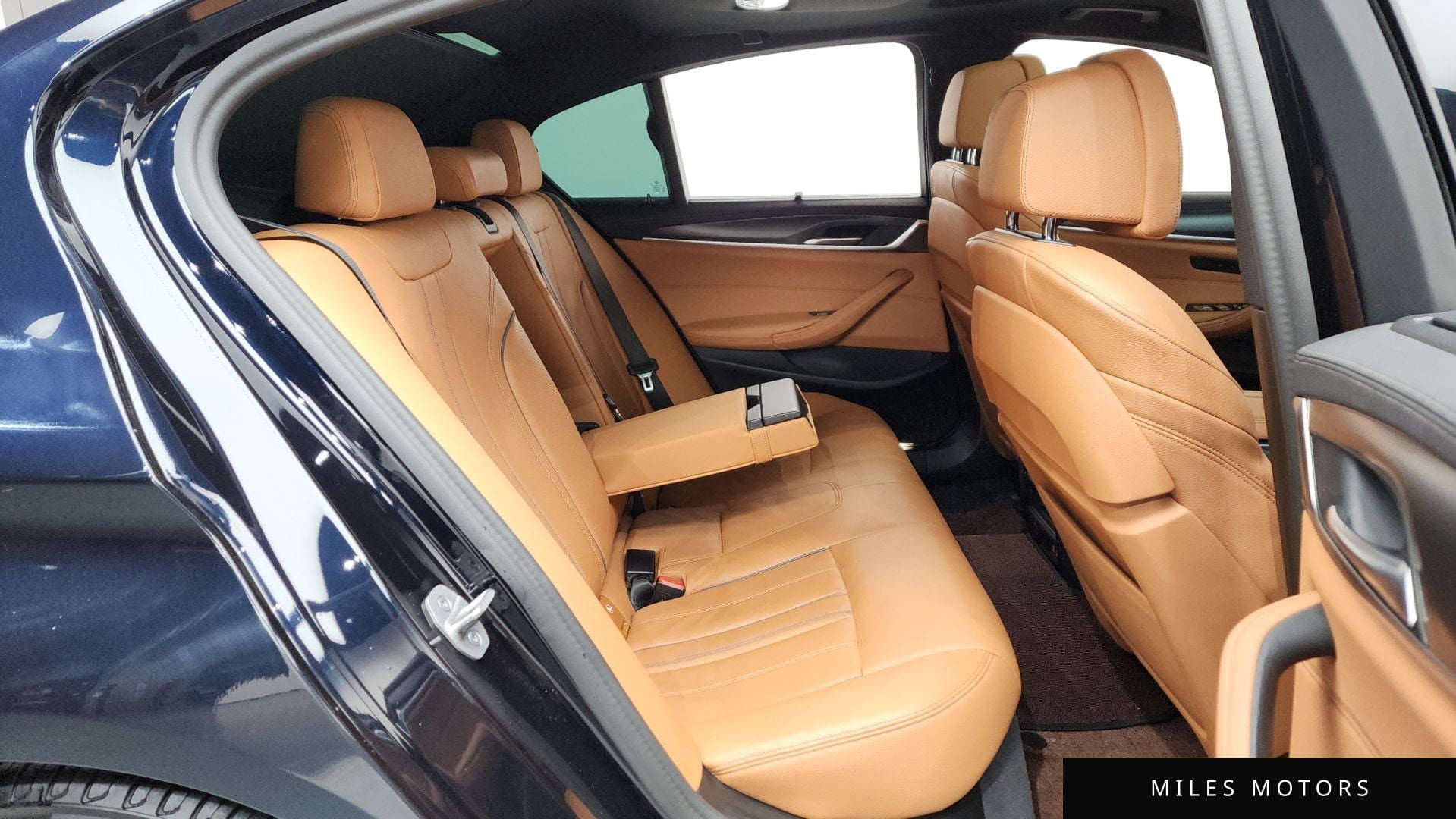 BMW 5 Series (G30) 2023 — миниатюра 12