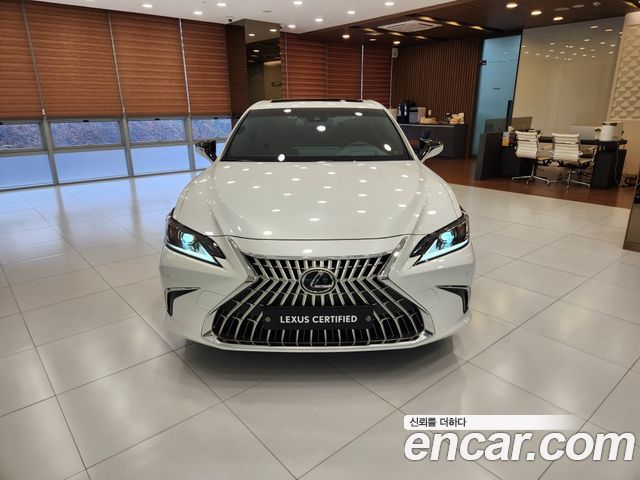 Лексус ES300h 2026 — миниатюра 3