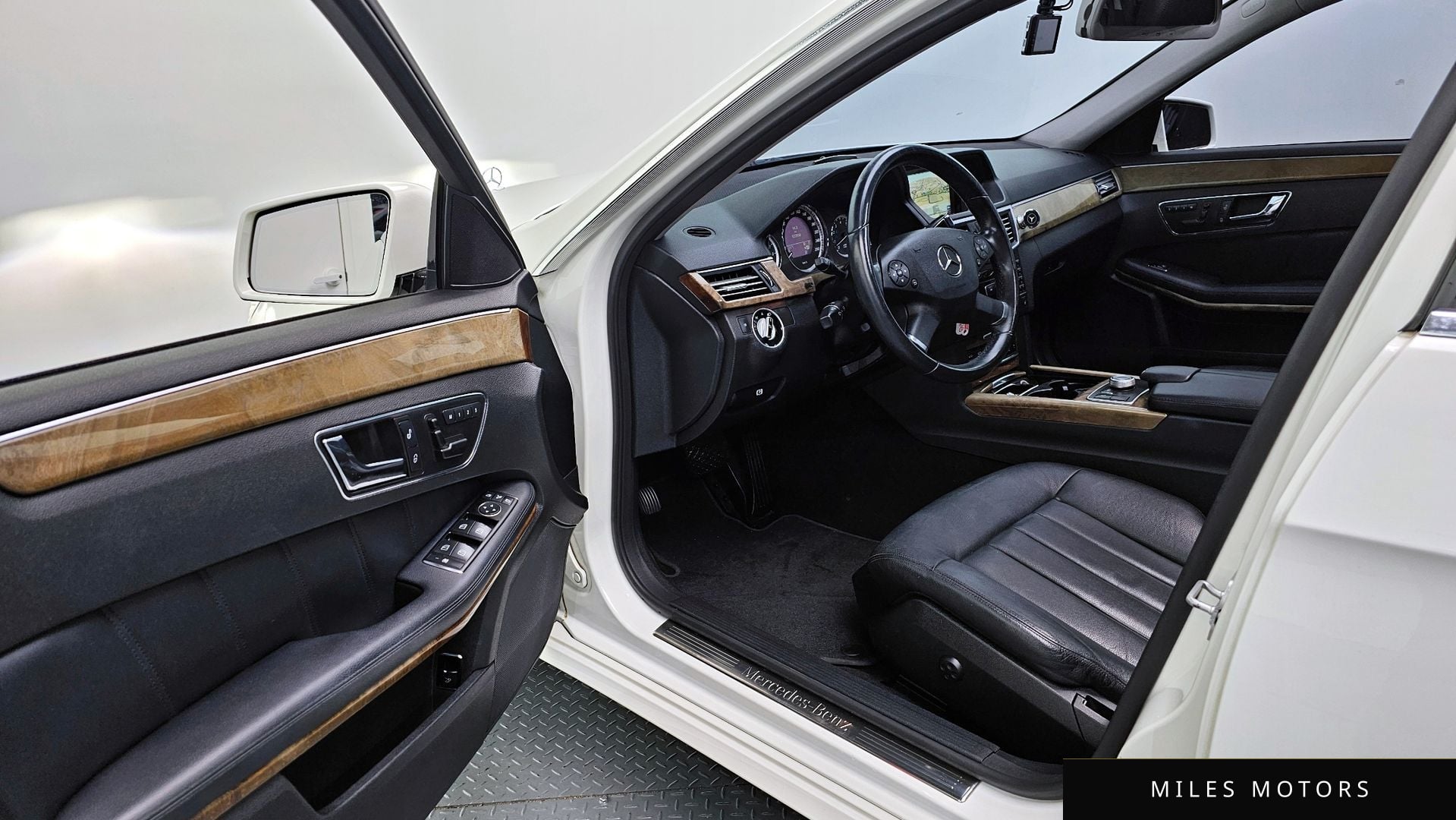 Mercedes-Benz E-Class W212 2011 — миниатюра 11