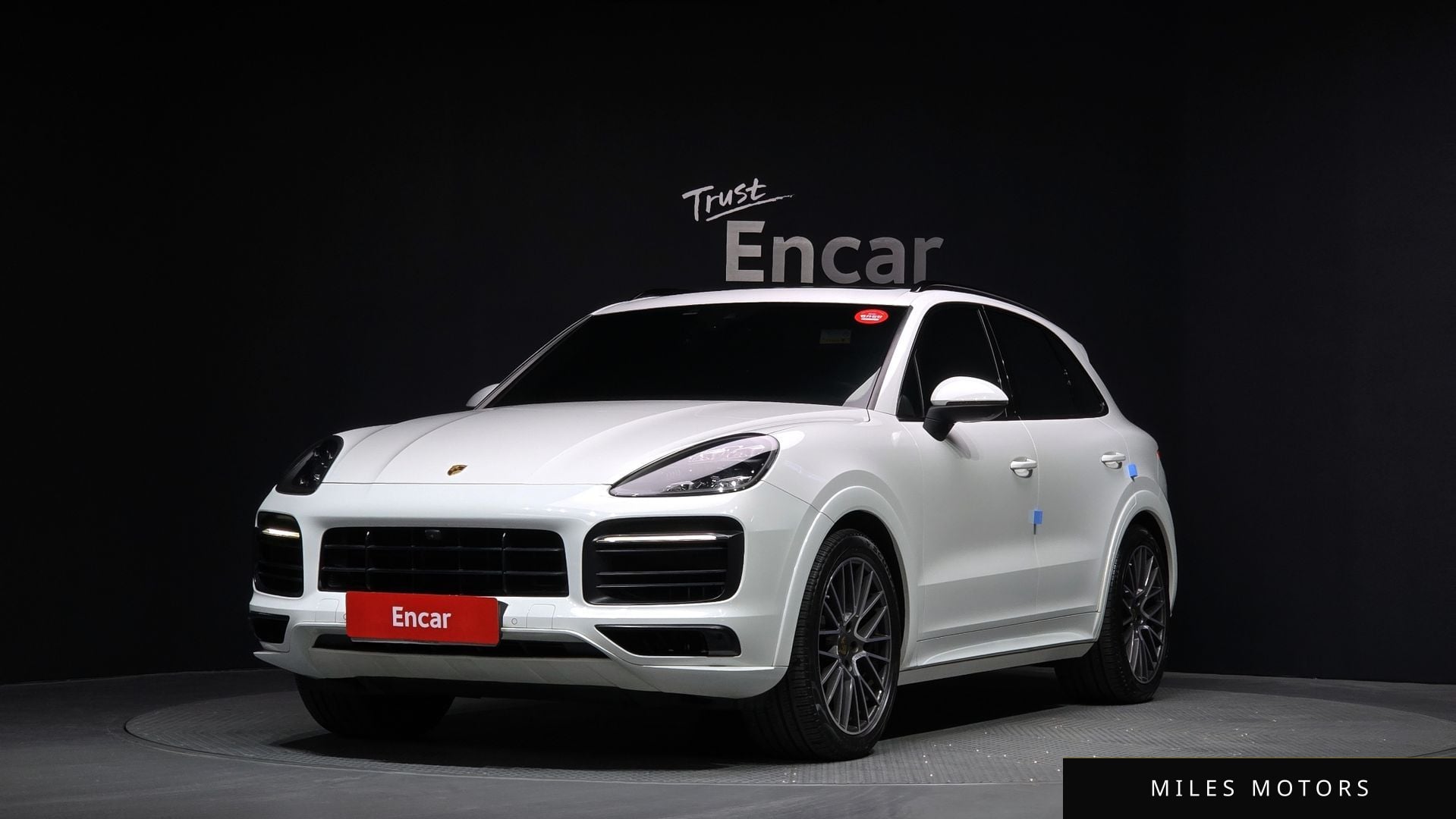 Porsche Cayenne 2019 — фото 1 из 12