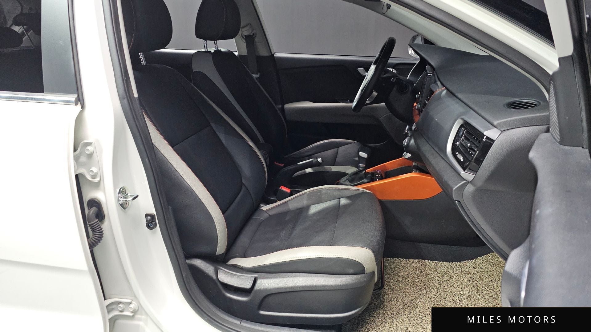 Kia Stonic 2019 — миниатюра 11