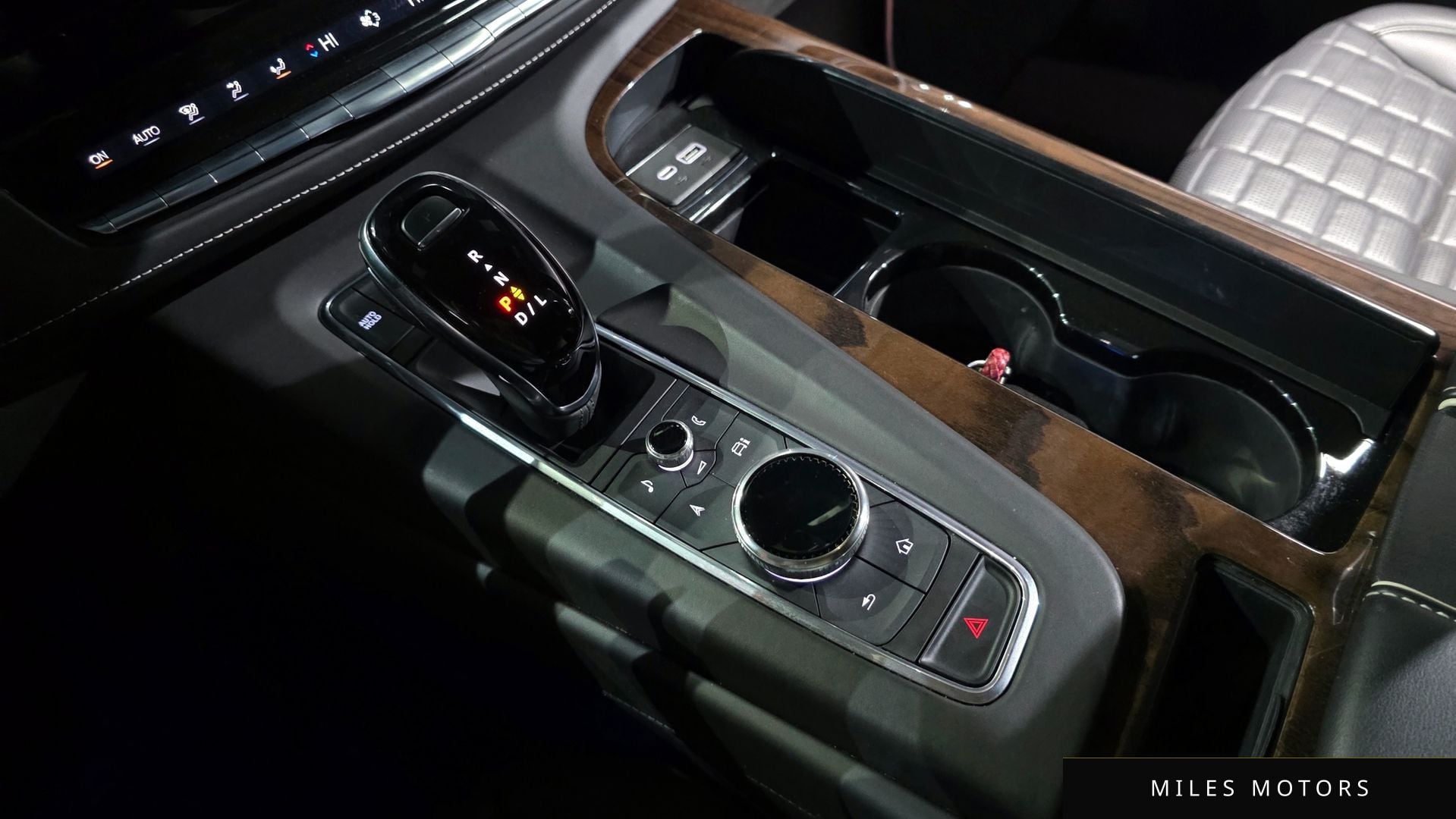 Cadillac 에스컬레이드 2022 — миниатюра 9