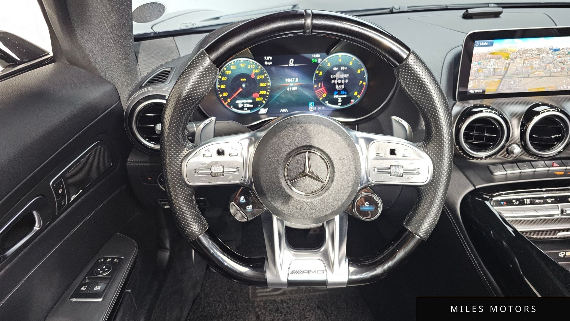 Mercedes-Benz AMG GT 2021 — миниатюра 12