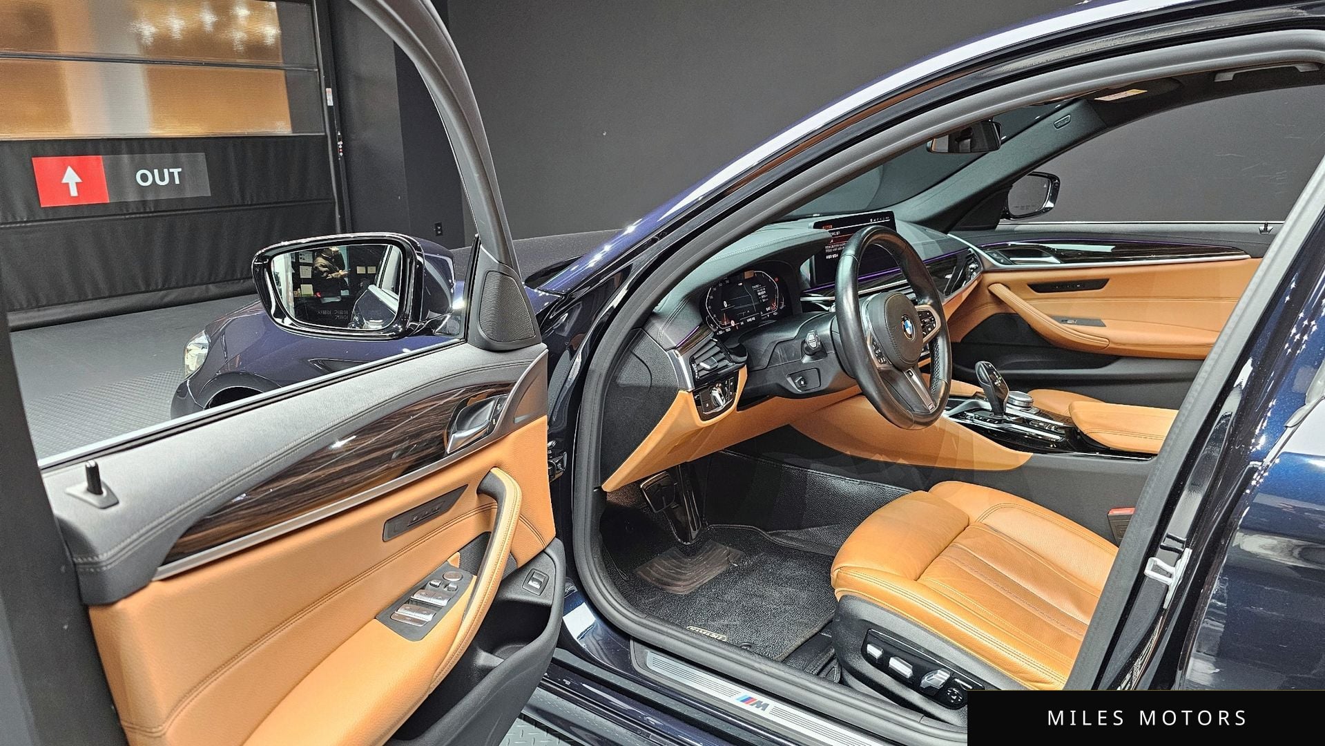 BMW 5 Series (G30) 2021 — миниатюра 11