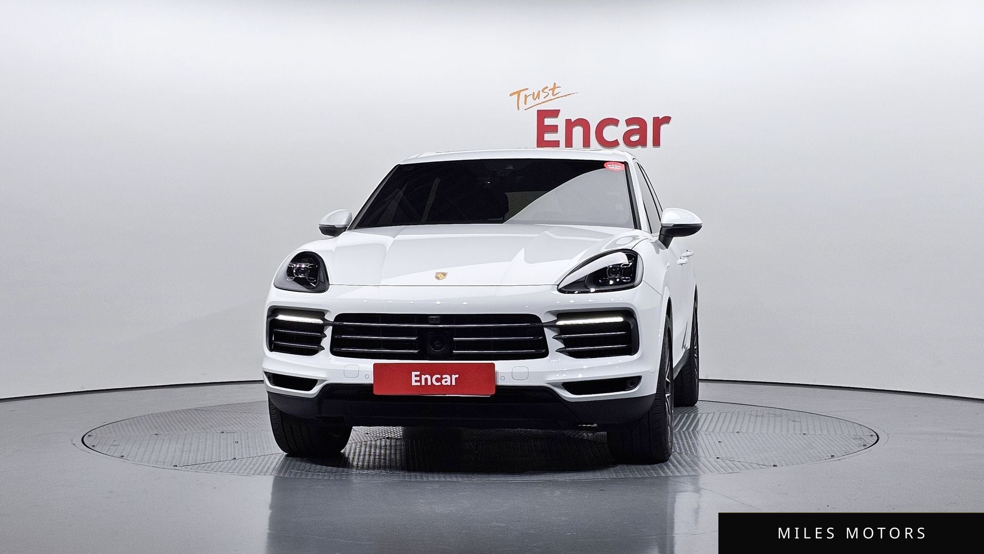 Porsche Cayenne 2023 — миниатюра 3