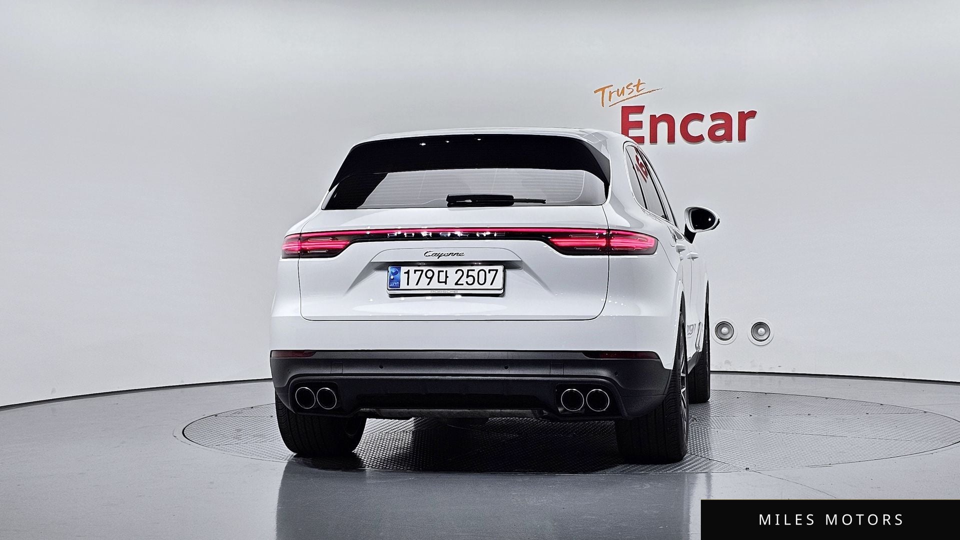 Porsche Cayenne 2023 — миниатюра 4