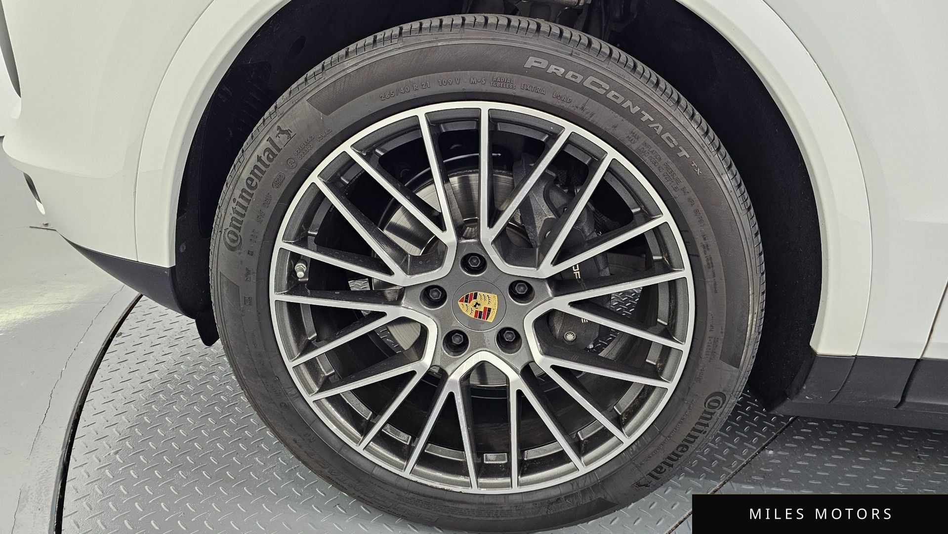 Porsche Cayenne 2023 — миниатюра 5