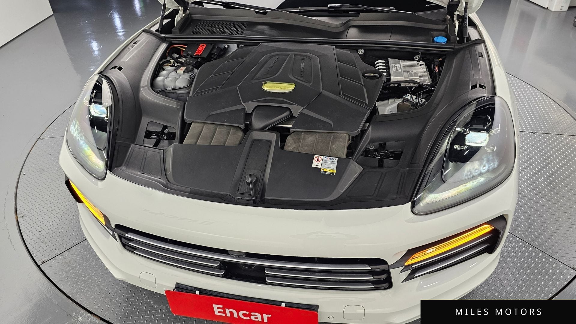 Porsche Cayenne 2023 — миниатюра 6