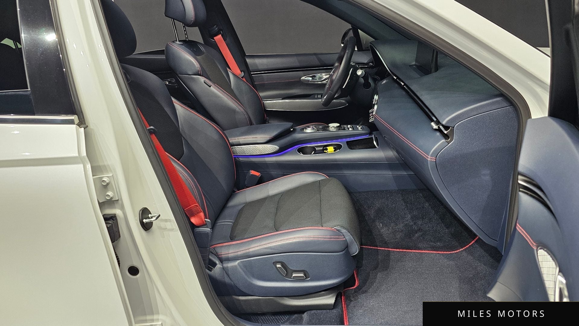 Genesis GV70 2023 — миниатюра 10