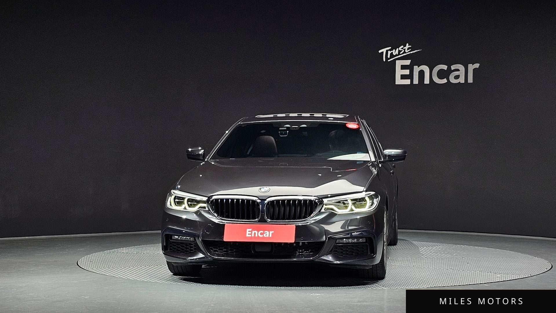 BMW 5 Series (G30) 2020 — миниатюра 3