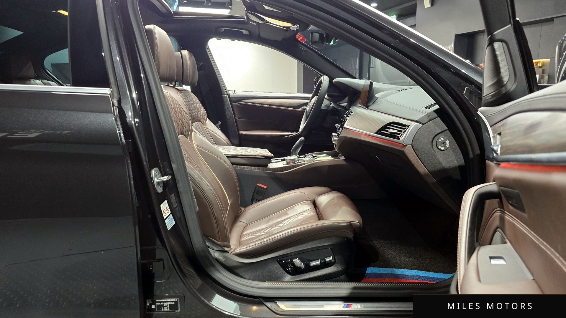 BMW 5 Series (G30) 2020 — миниатюра 10