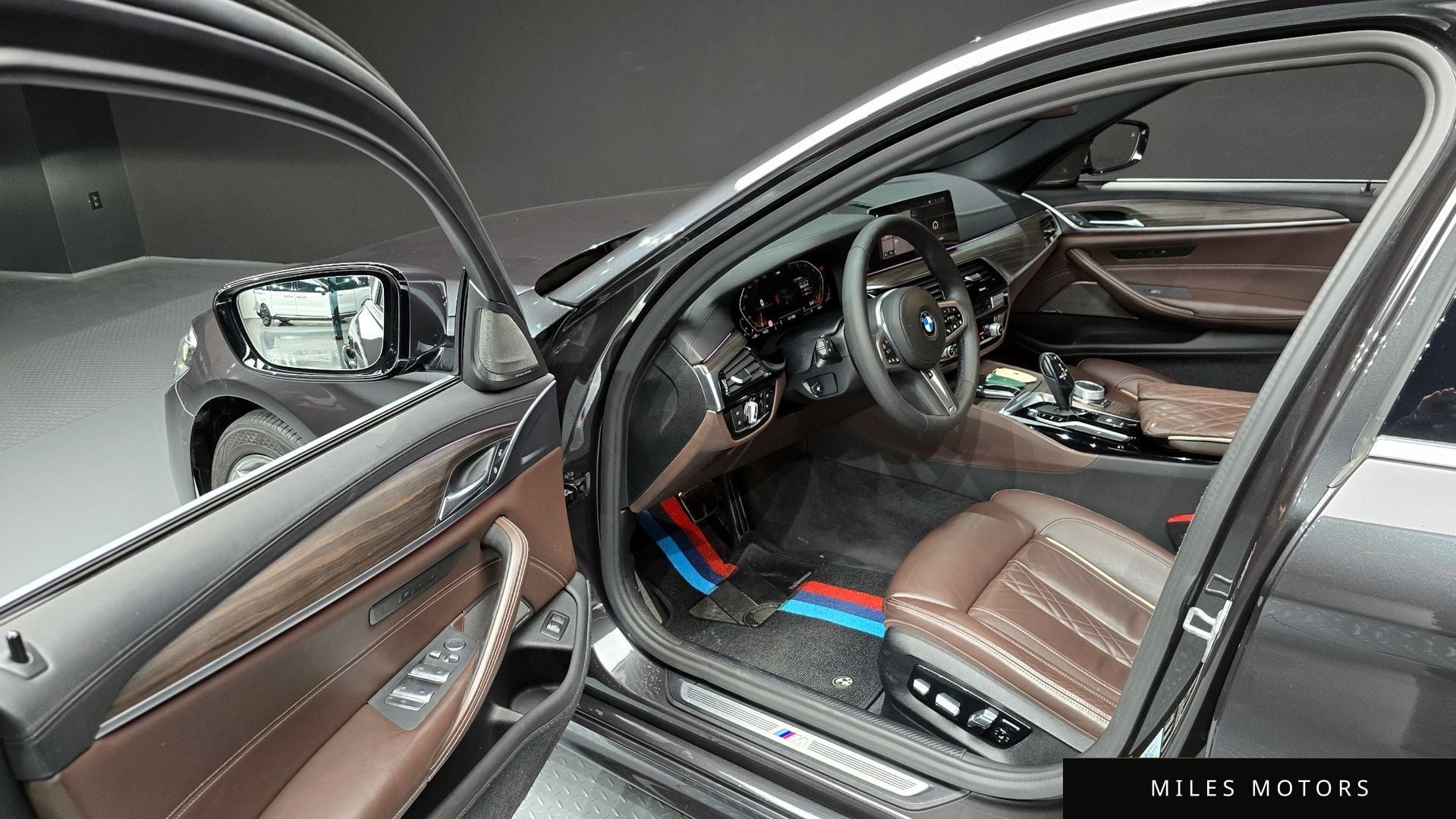 BMW 5 Series (G30) 2020 — миниатюра 11