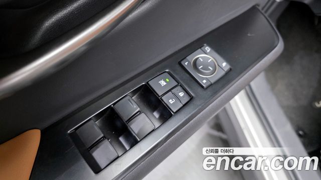 Лексус UX250h 2019 — миниатюра 14