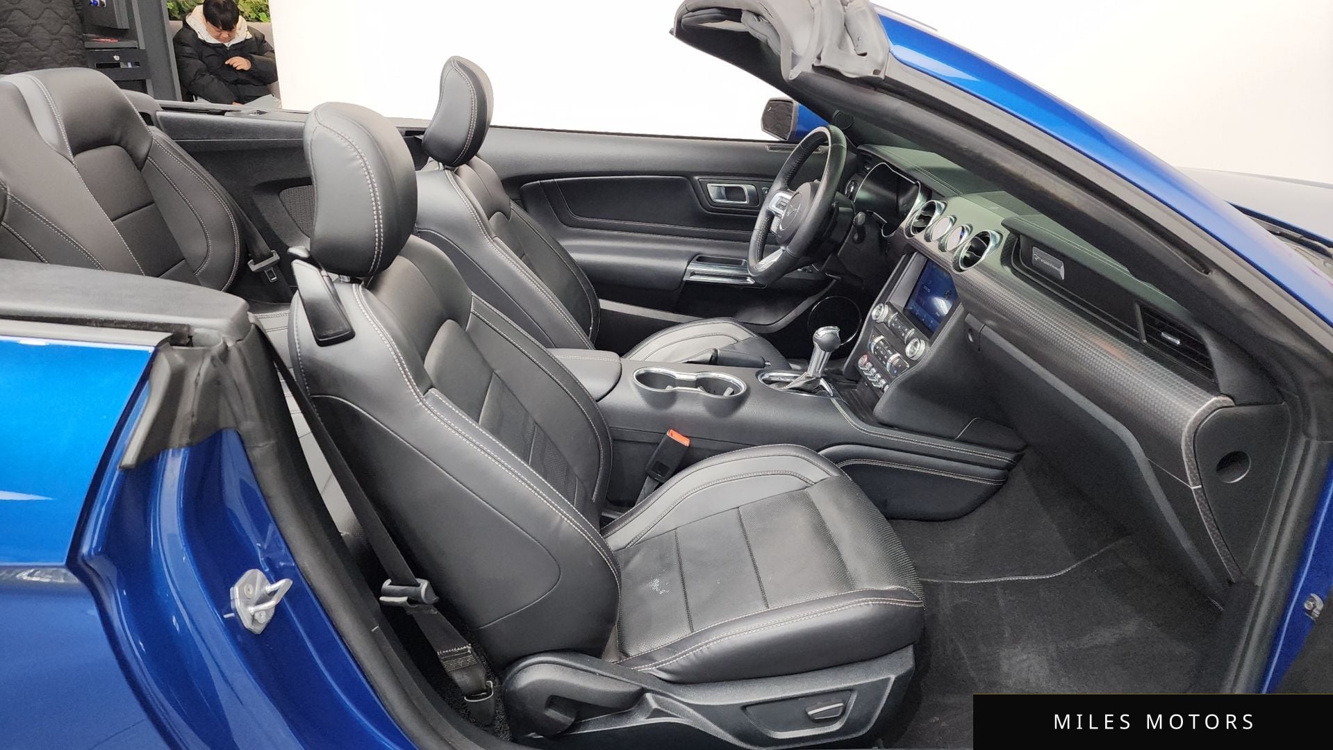 Ford Mustang 2022 — миниатюра 11