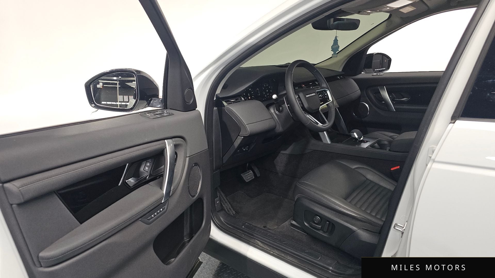 Land Rover Discovery Sport 2024 — миниатюра 9