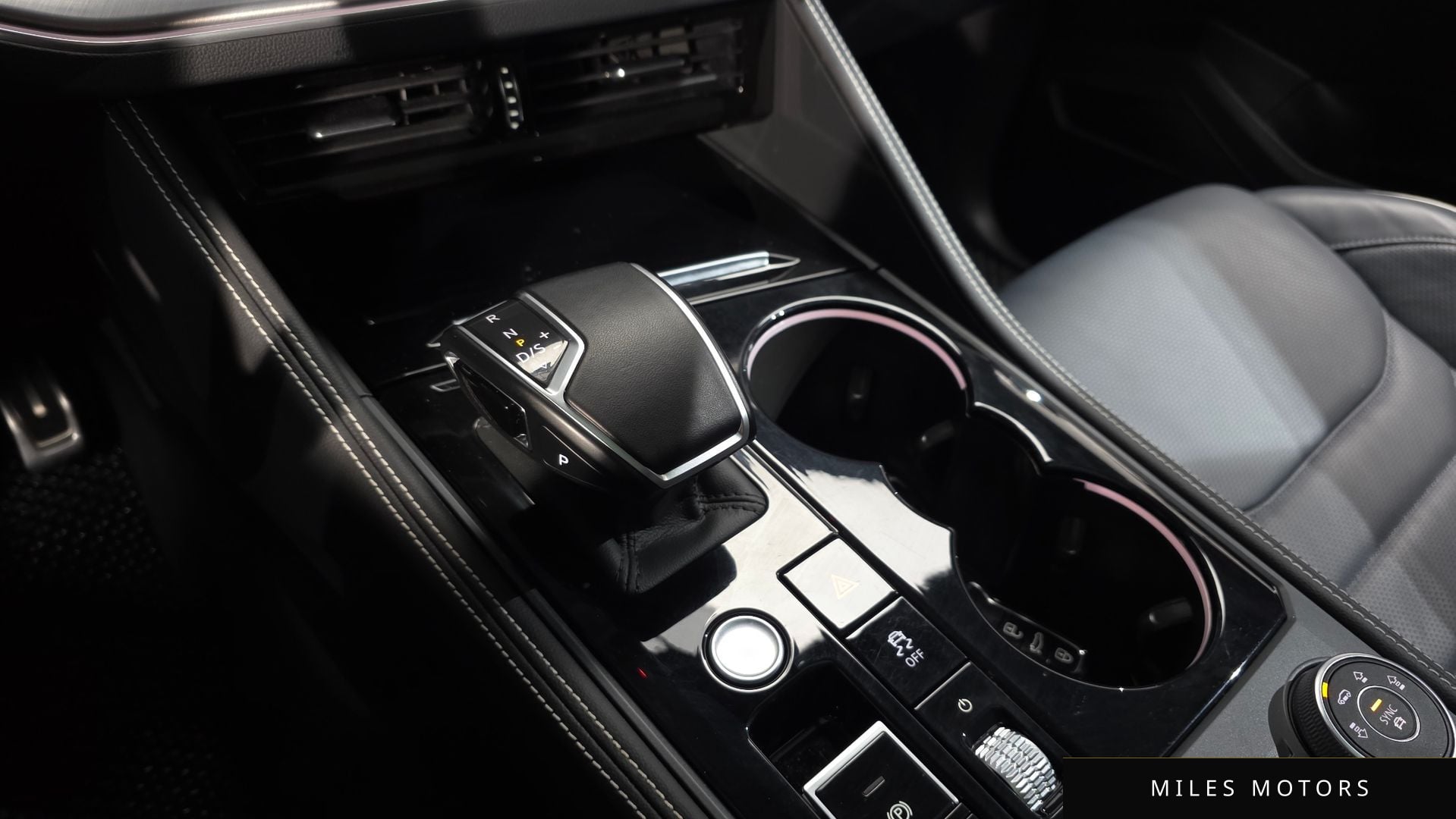 Volkswagen Touareg 2024 — миниатюра 8