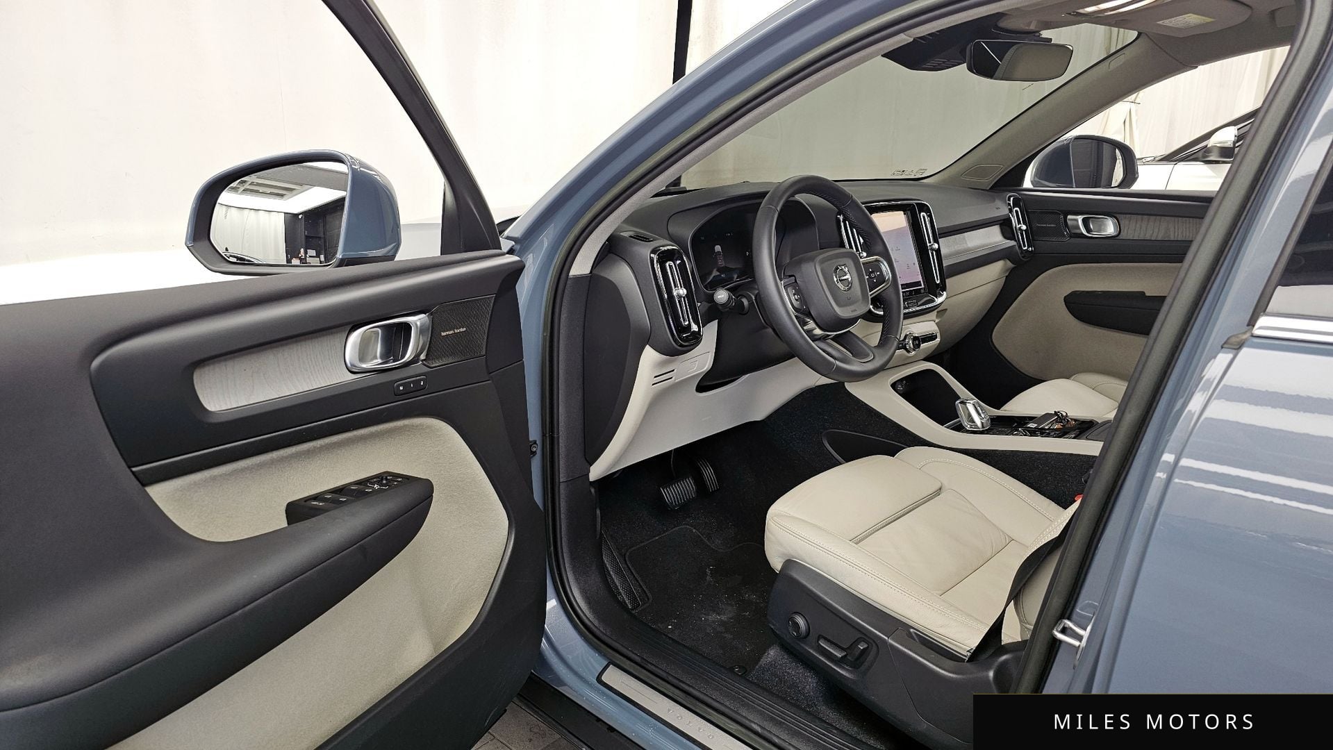 Volvo XC40 2023 — миниатюра 10