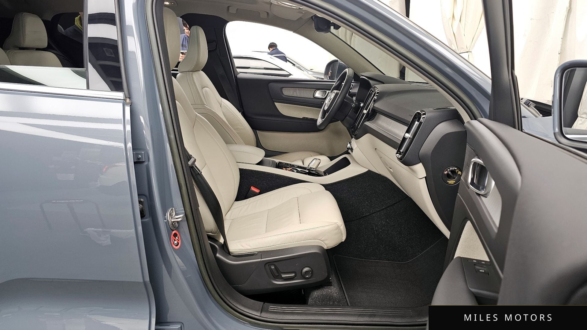 Volvo XC40 2023 — миниатюра 11