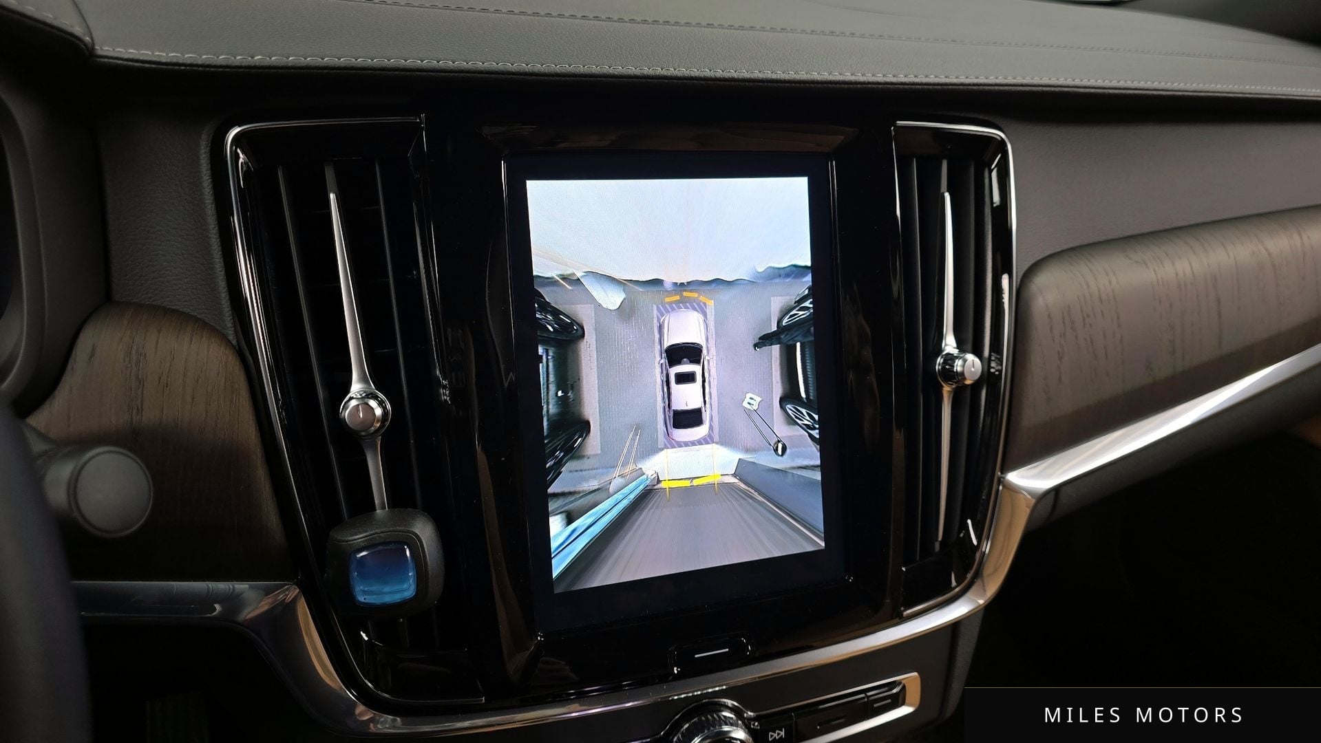 Volvo XC40 2023 — миниатюра 15