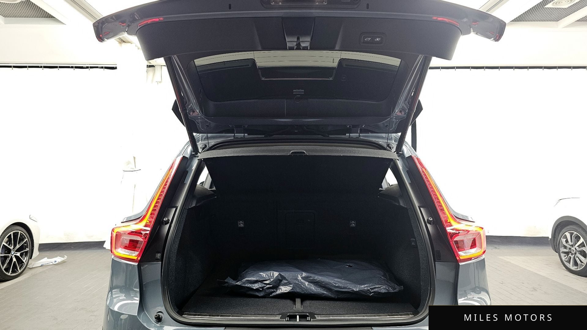Volvo XC40 2023 — миниатюра 20