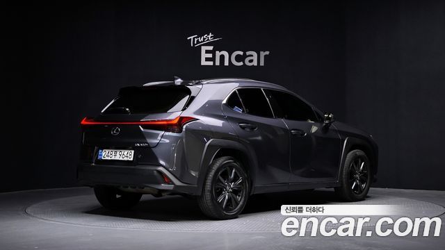 Лексус UX300h 2025 — миниатюра 2