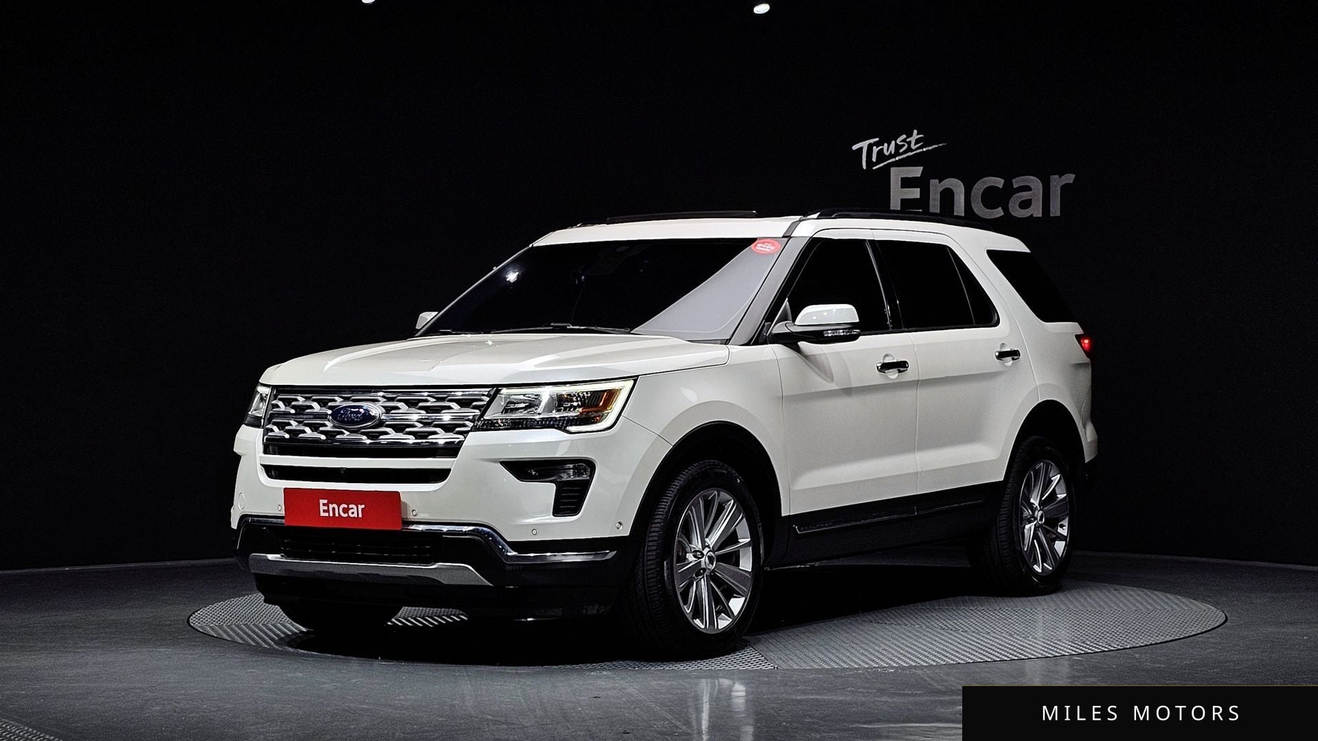 Ford Explorer 2018 — фото 1 из 12