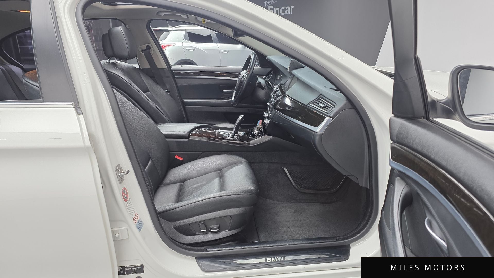BMW 5 Series (F10) 2011 — миниатюра 10