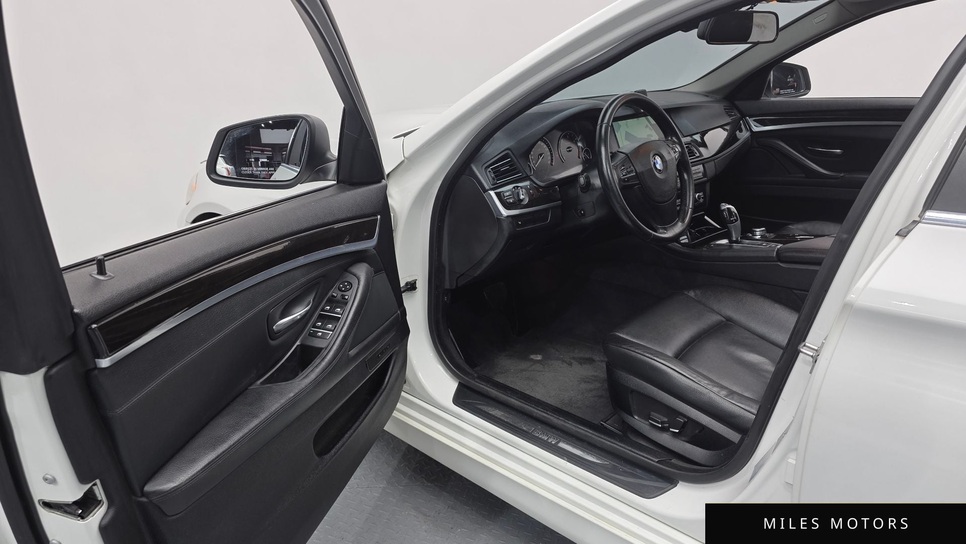 BMW 5 Series (F10) 2011 — миниатюра 11