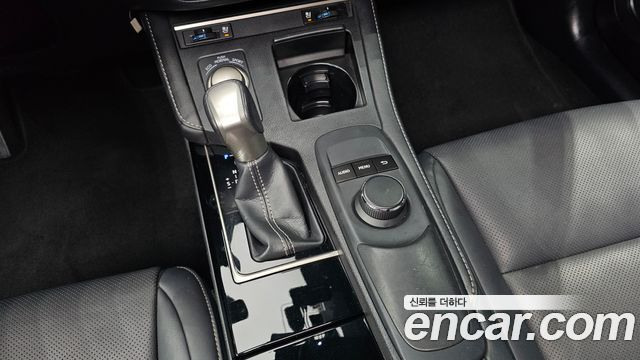 Лексус ES300h 2016 — миниатюра 9