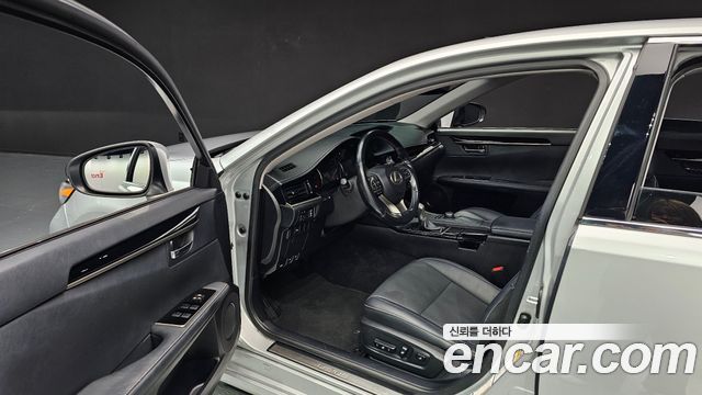 Лексус ES300h 2016 — миниатюра 11