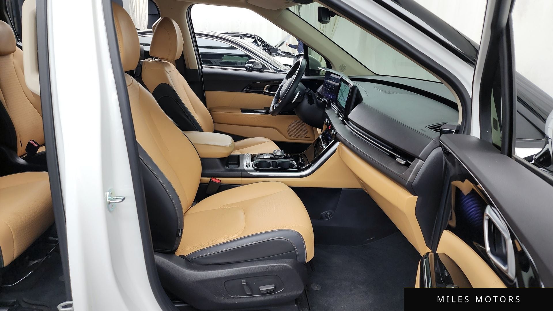 Kia Carnival 2023 — миниатюра 11