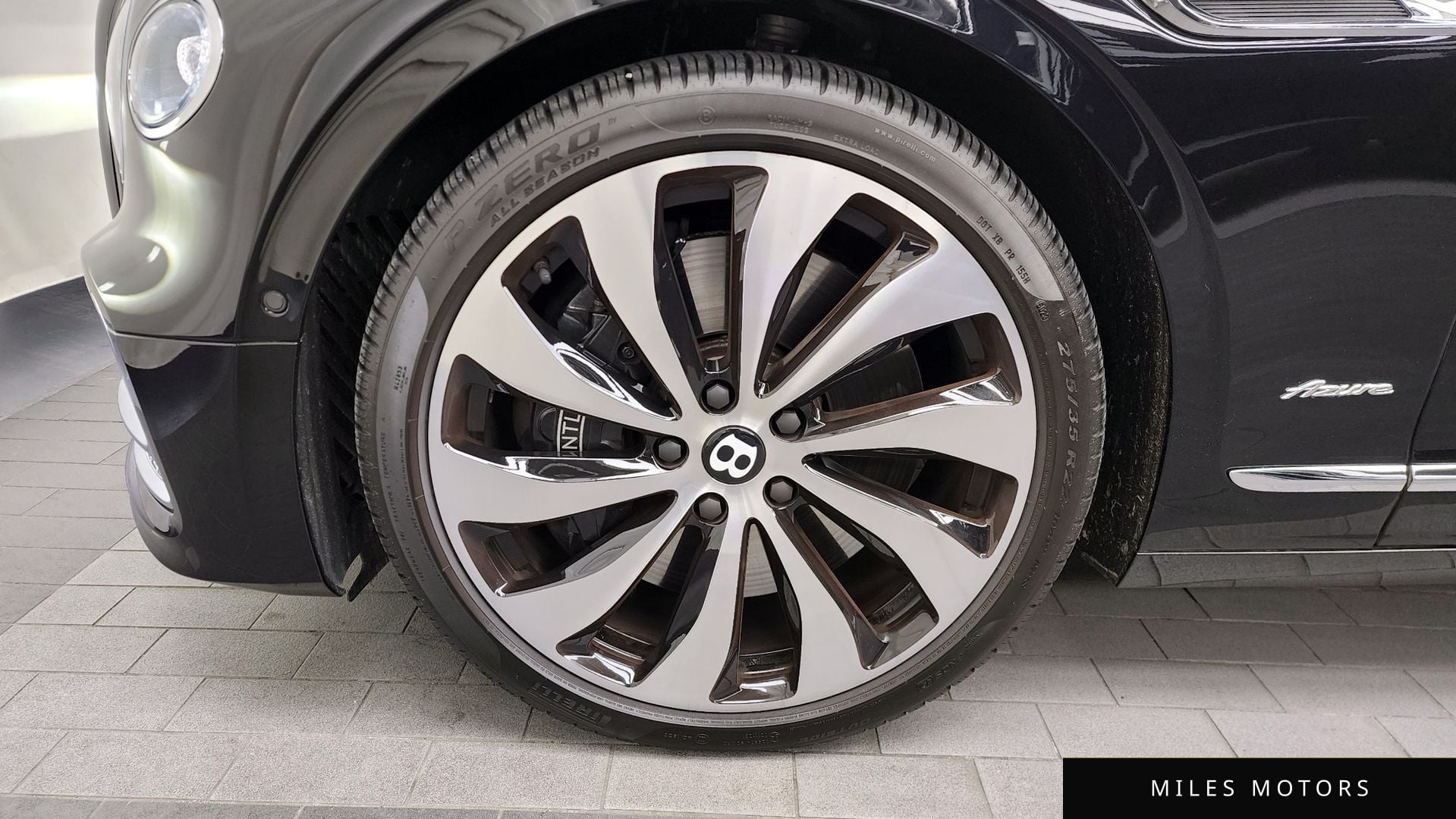 Bentley Flying Spur 2023 — миниатюра 5