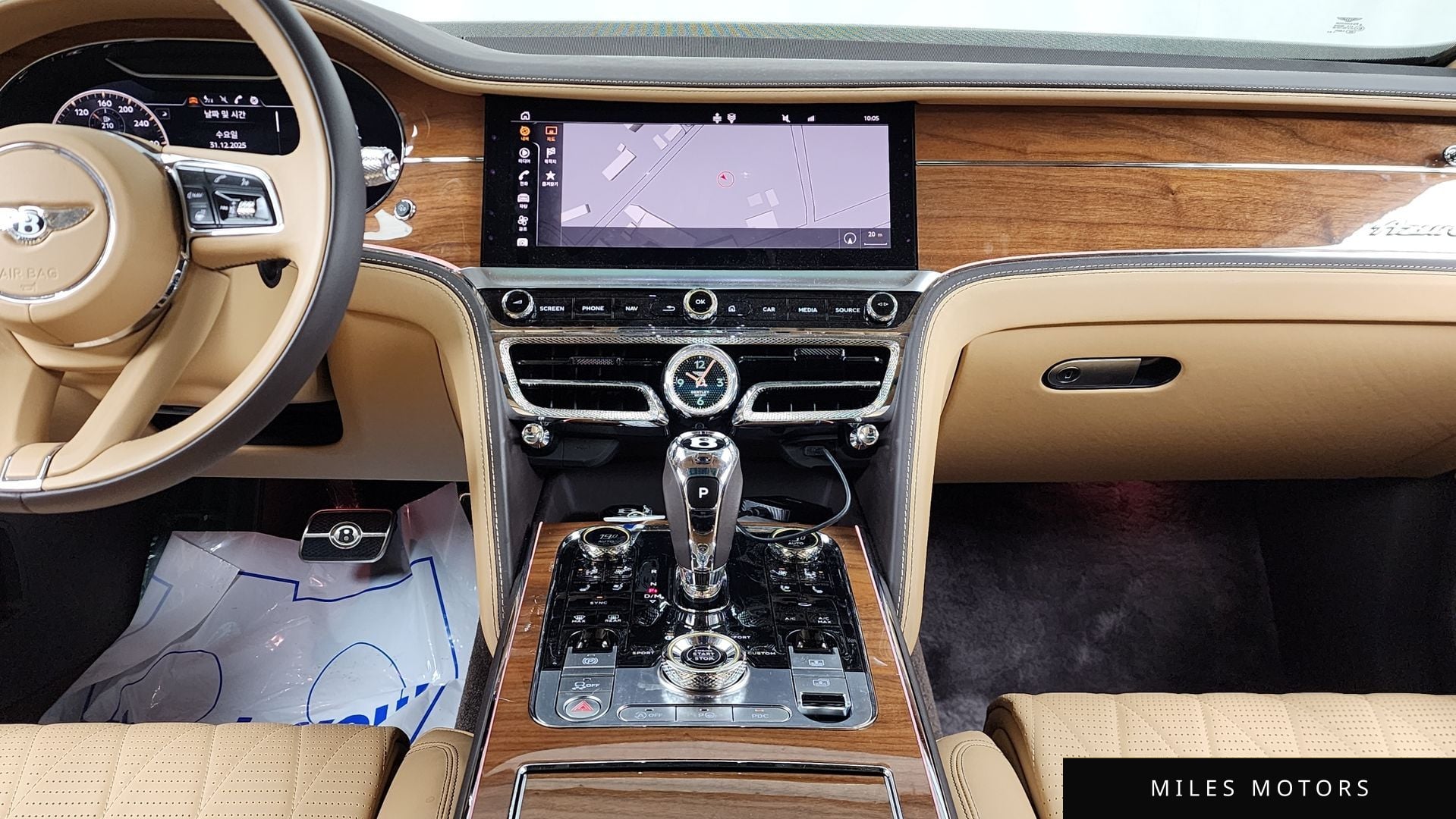 Bentley Flying Spur 2023 — миниатюра 14